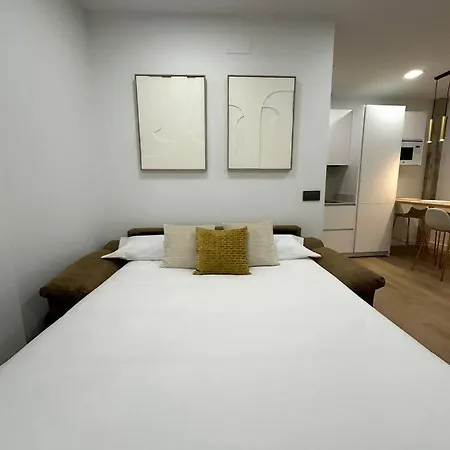 Serranos 32 Apartman *