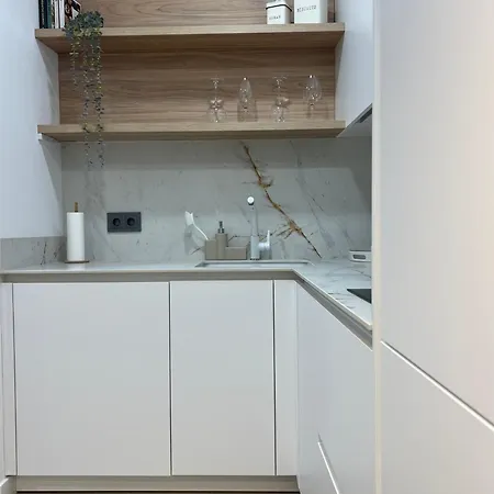 Apartman Serranos 32 *